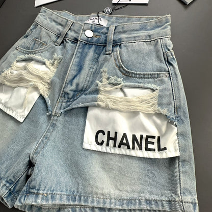 Pocket hole denim shorts