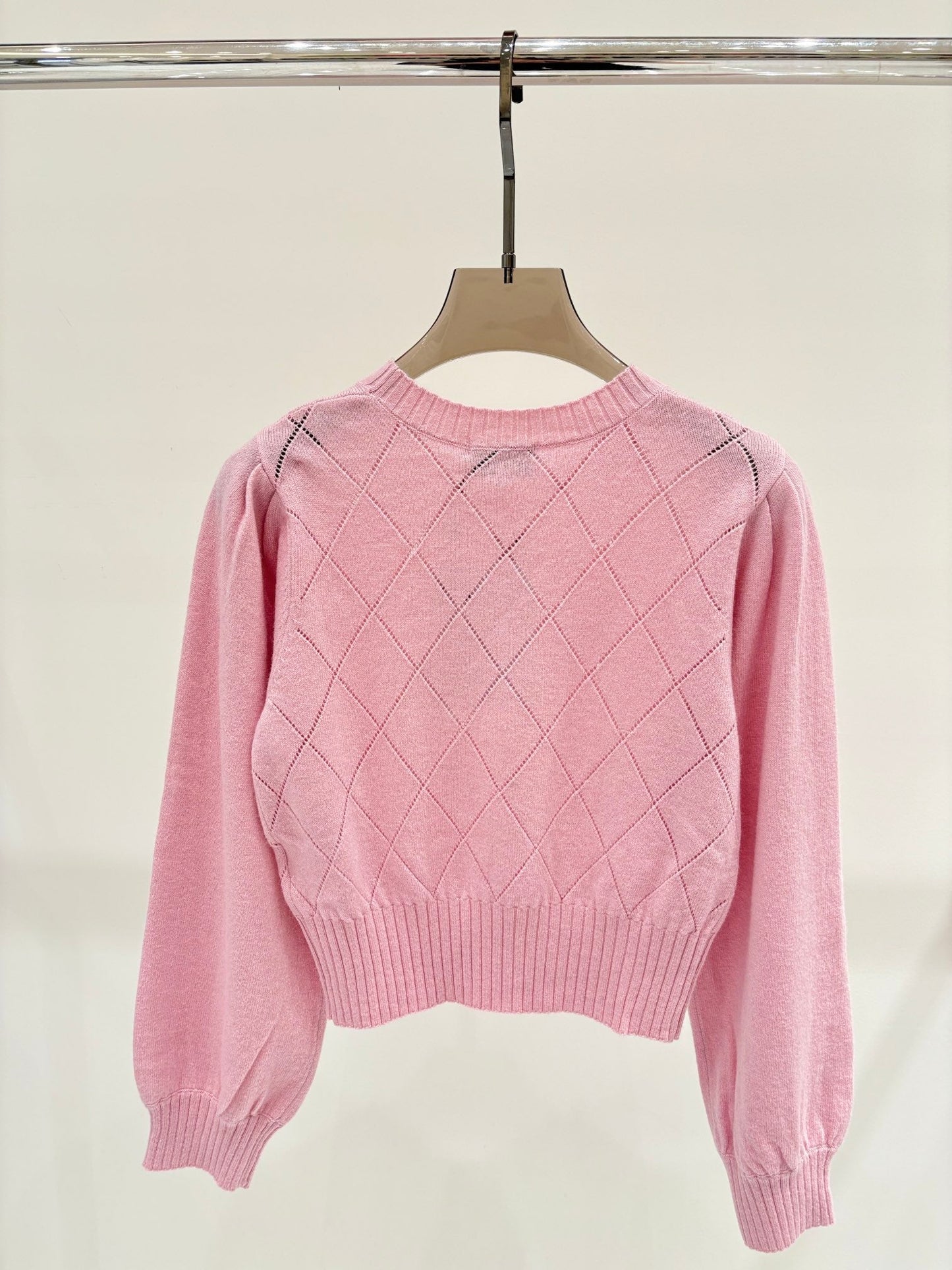 Diamond hollow round neck puff sleeve knitted top