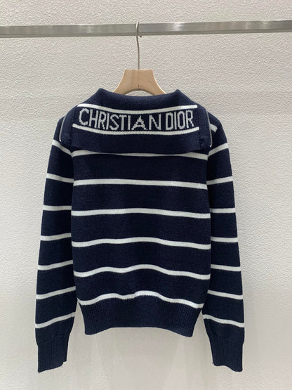 Navy collar knitted sweater