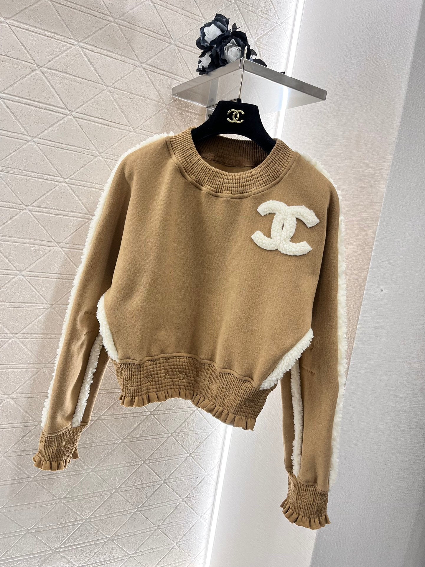 Lambswool stitching letter sweatshirt