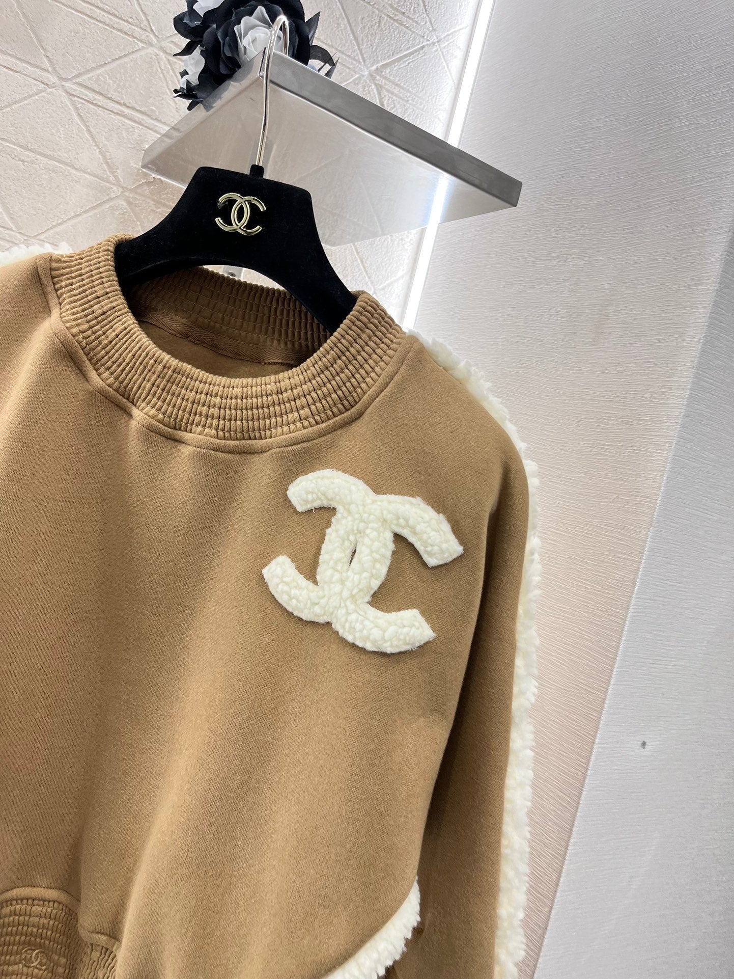 Lambswool stitching letter sweatshirt