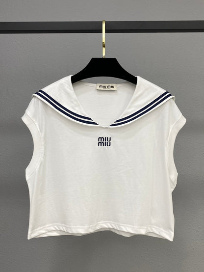 Navy collar sleeveless vest