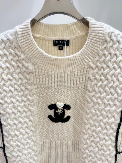 Minimalist patchwork logo jacquard knit sweater