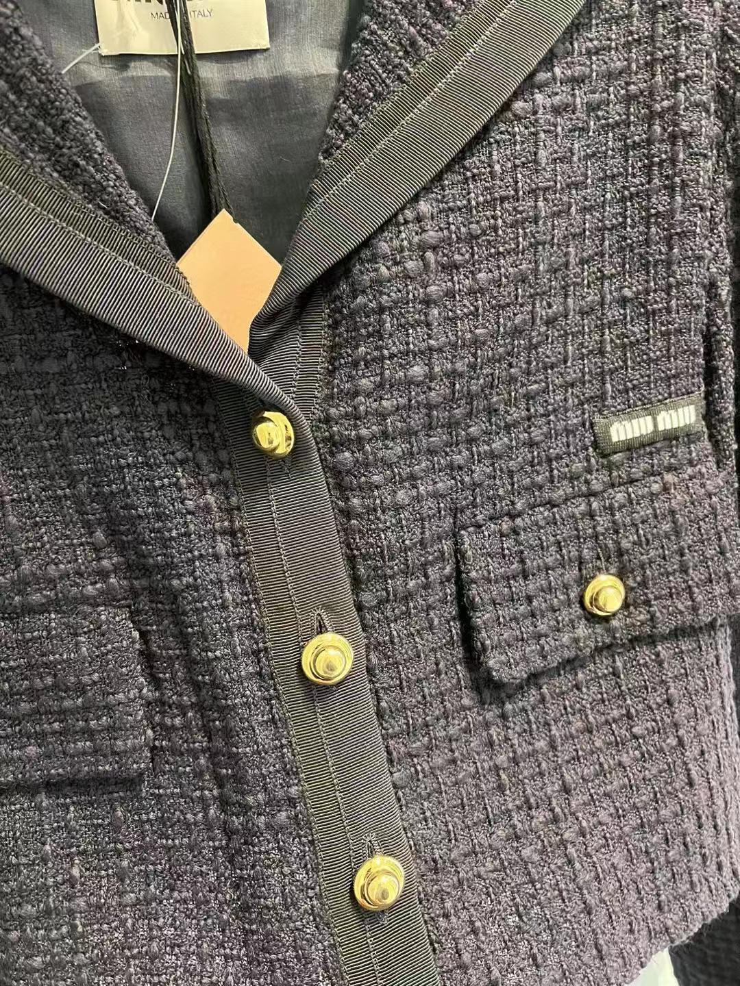 M navy collar pockets single breasted sweater