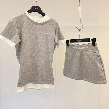 Fake two-piece color matching waist short T-shirt and short skirt suit