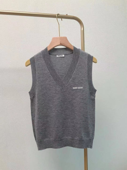 New comfortable MM knitted vest