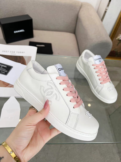 Stylish high quality flat sneakers