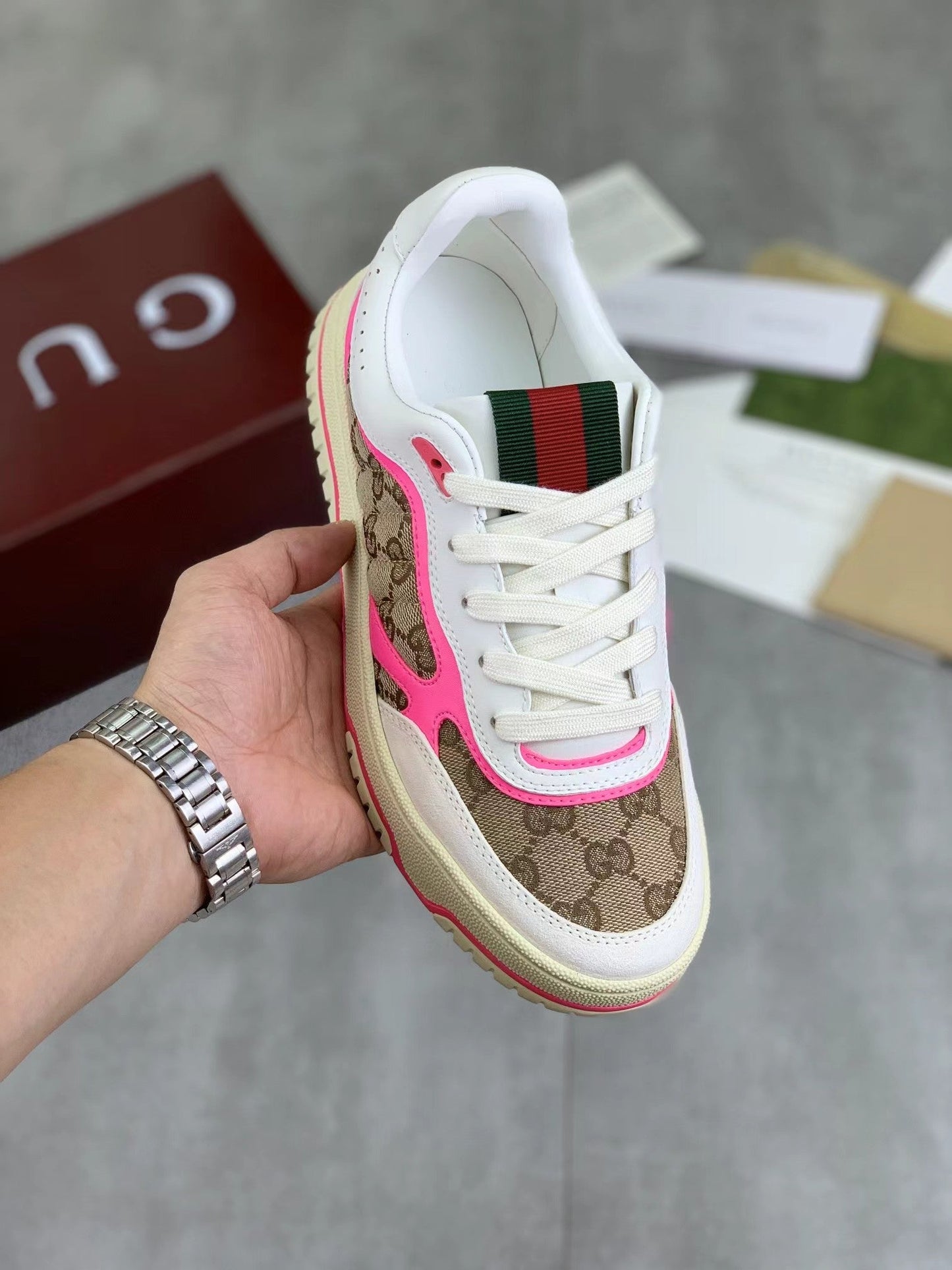 Stylish high quality flat sneakers