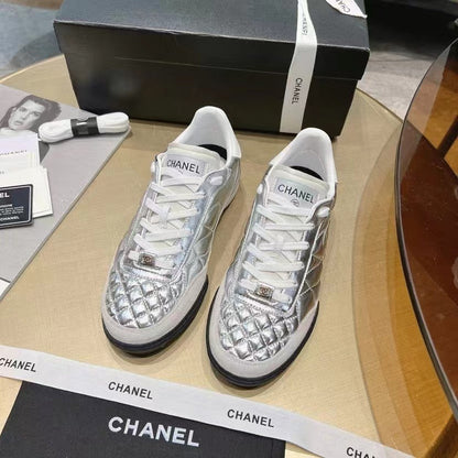 Stylish high quality flat sneakers