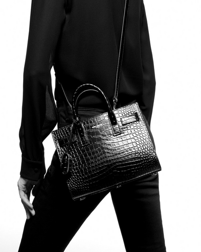 Crocodile embossed matte leather bag(22 x 18 x 10.5 cm)