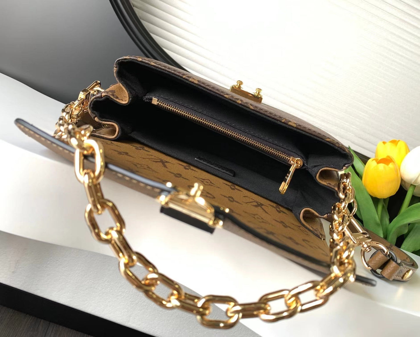 New style monogram chain shoulder color matching handbag（21.5CM*13.5CM*6CM）