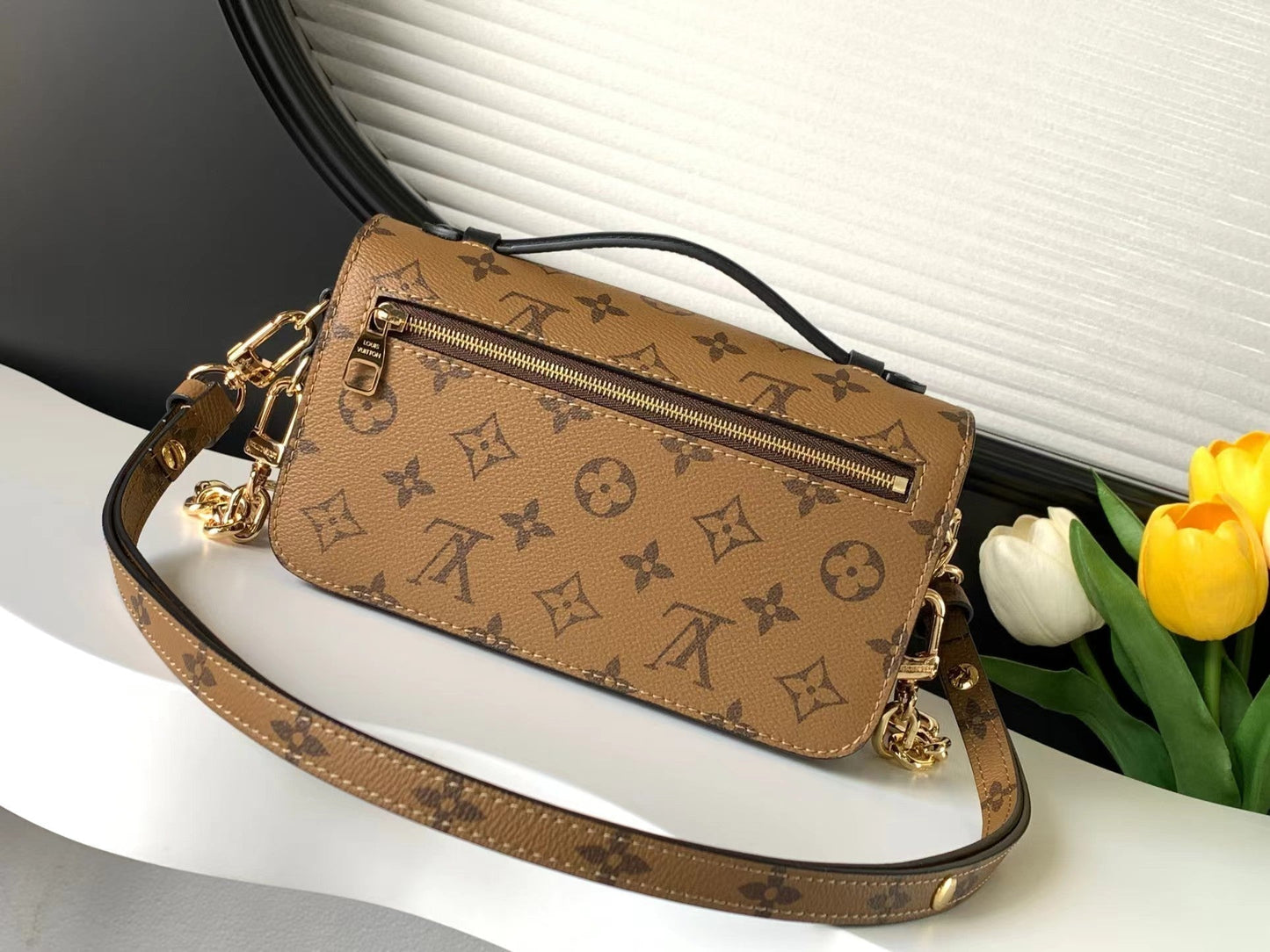 New style monogram chain shoulder color matching handbag（21.5CM*13.5CM*6CM）