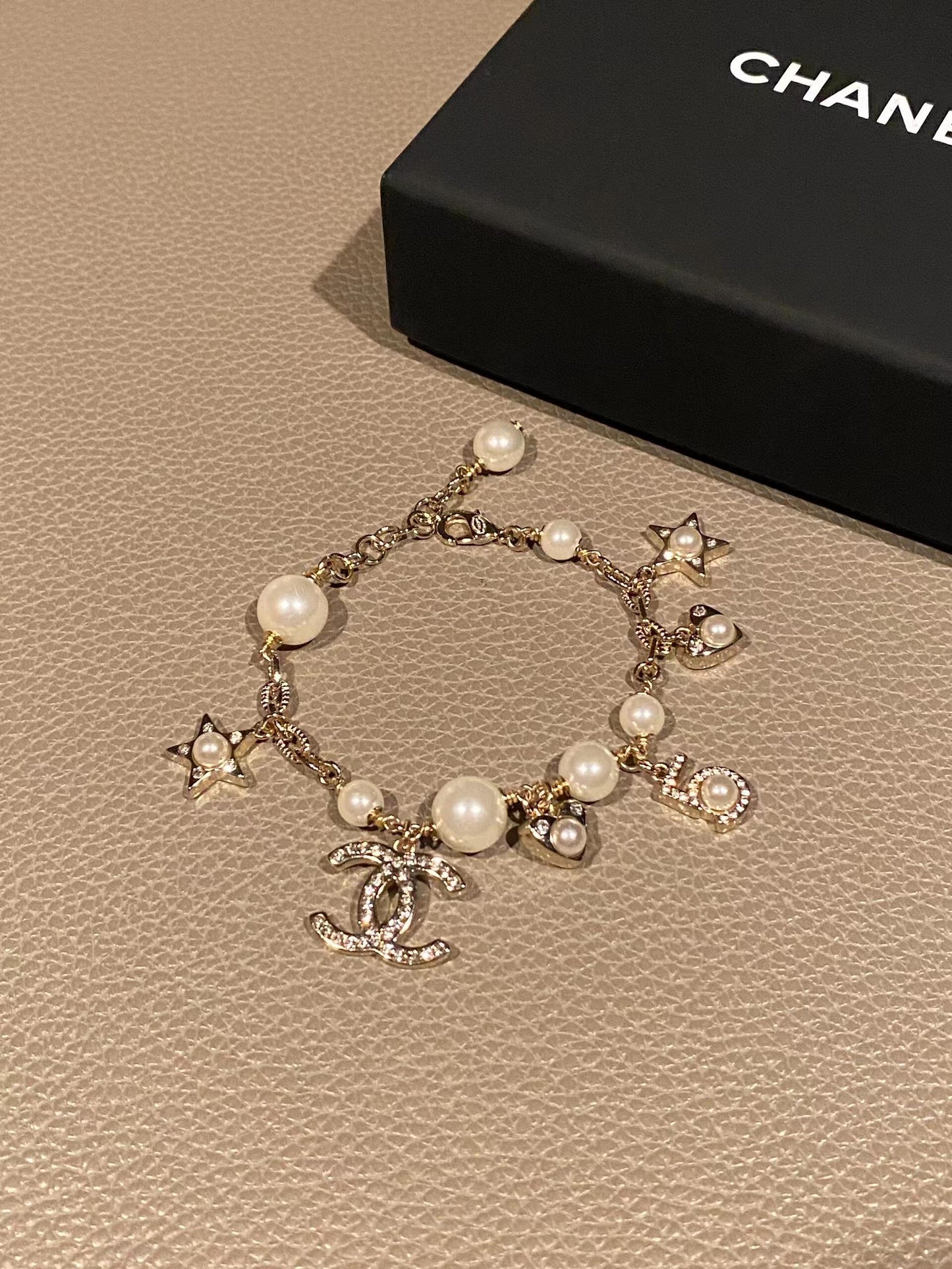 CC New High Quality Pearl Diamond Bracelet