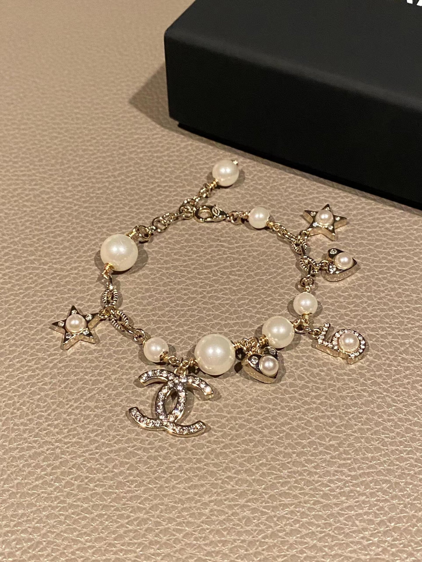 CC New High Quality Pearl Diamond Bracelet