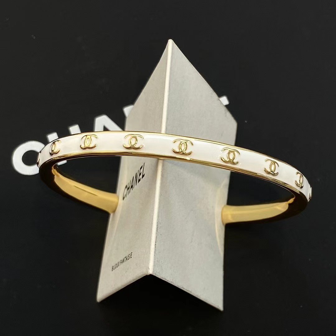 CC new thin logo bracelet