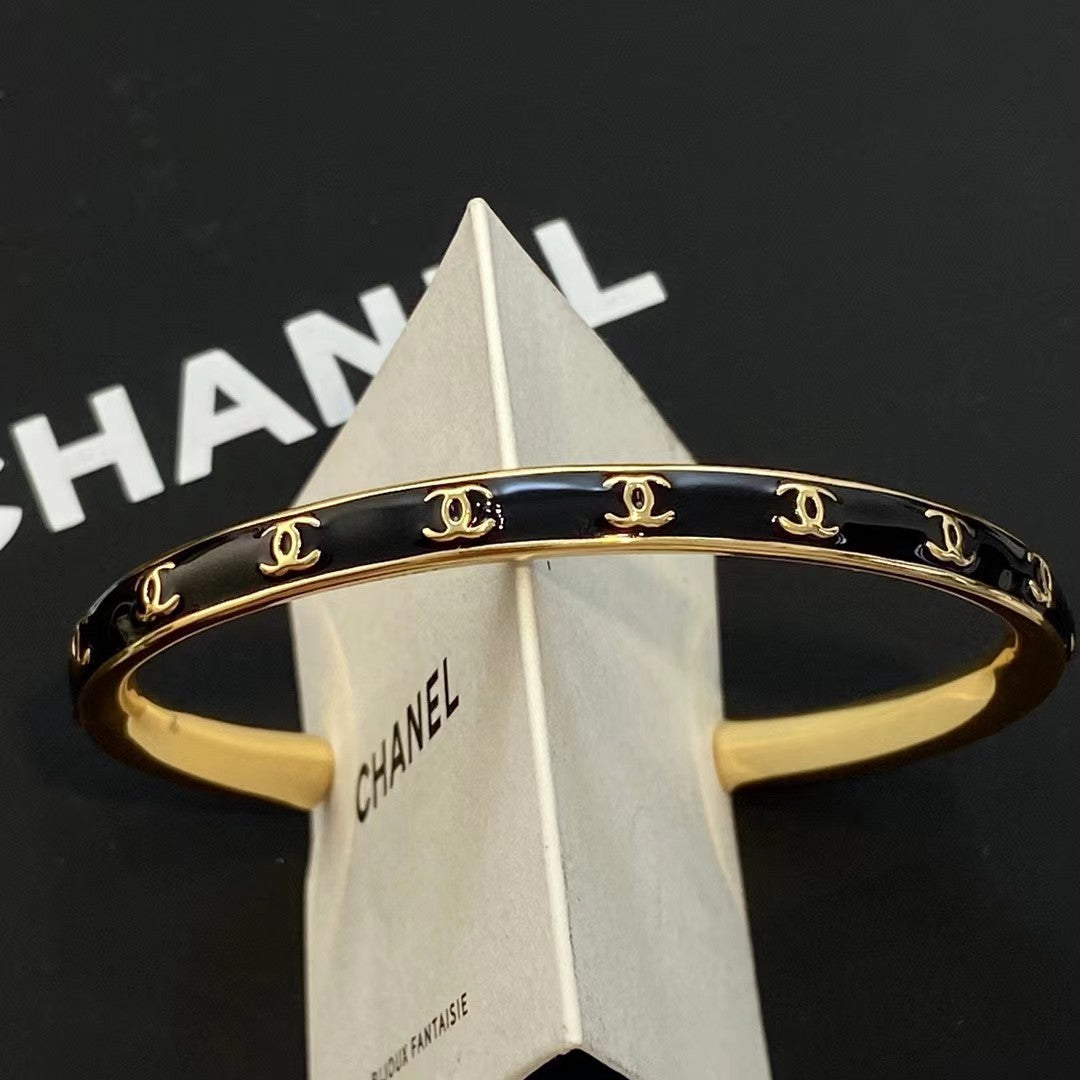 CC new thin logo bracelet