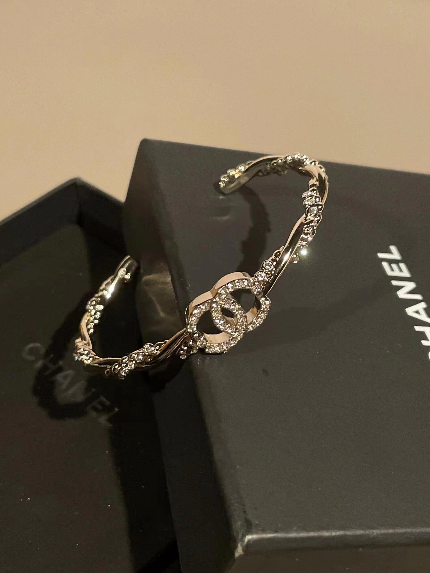 CC new semi-closed thin diamond bracelet