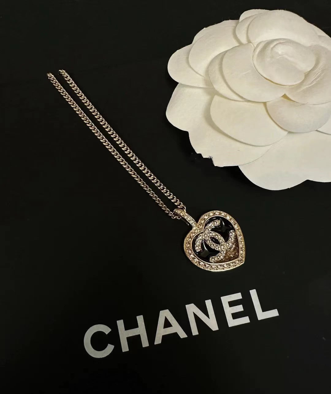 CC heart-shaped diamond necklace