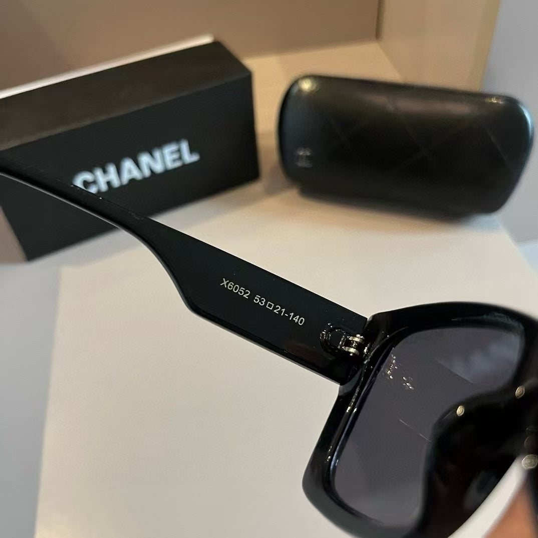 High-end fashion, must-have sunglasses for driving and traveling