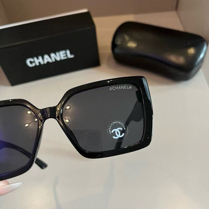 High-end fashion, must-have sunglasses for driving and traveling