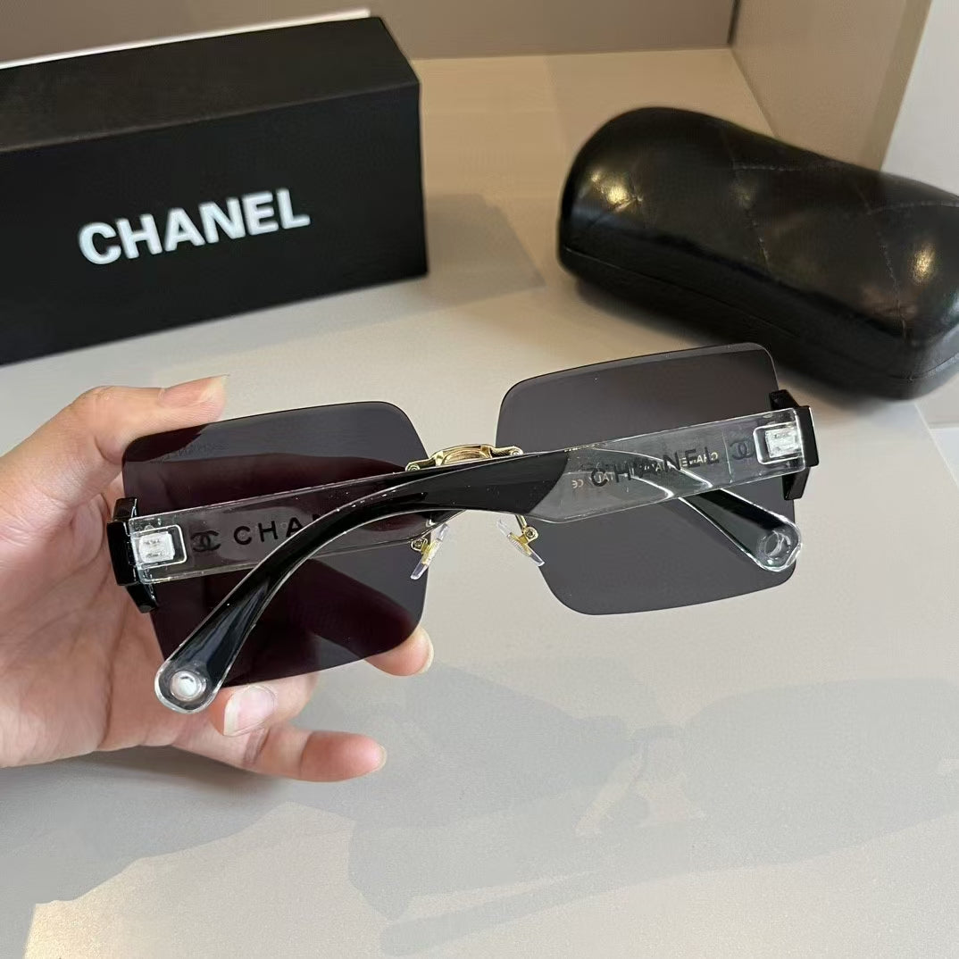 High-end fashion, must-have sunglasses for driving and traveling