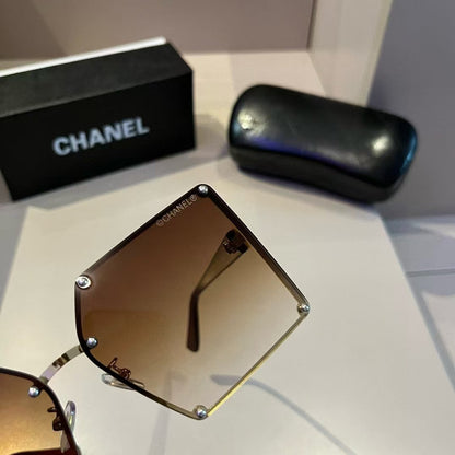 High-end fashion, must-have sunglasses for driving and traveling