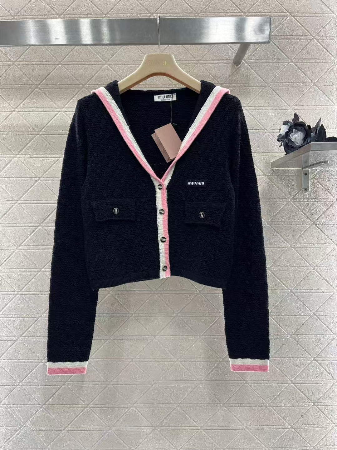 MM New Collar Contrast Knit Cardigan