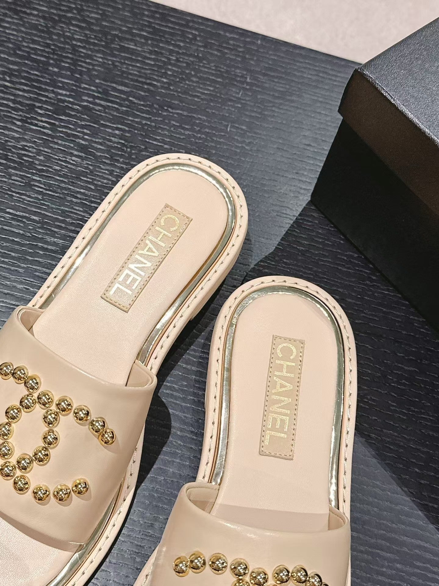 CC new pearl sandals