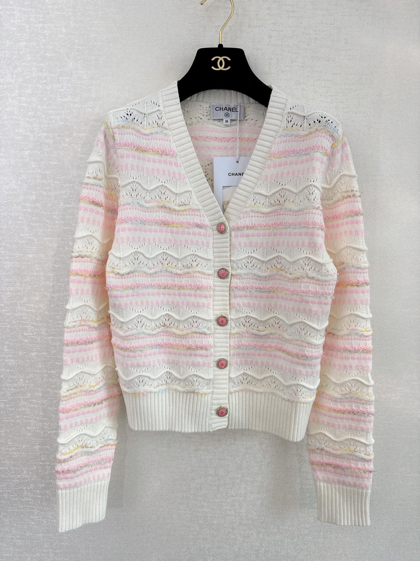 Pink wave pattern cardigan