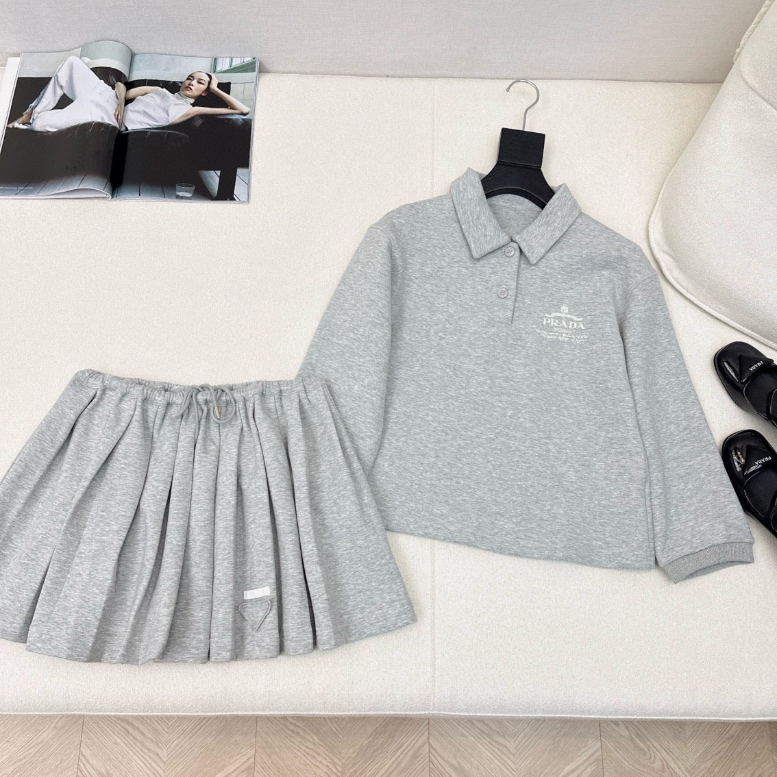 PD new lapel top and pleated skirt suit