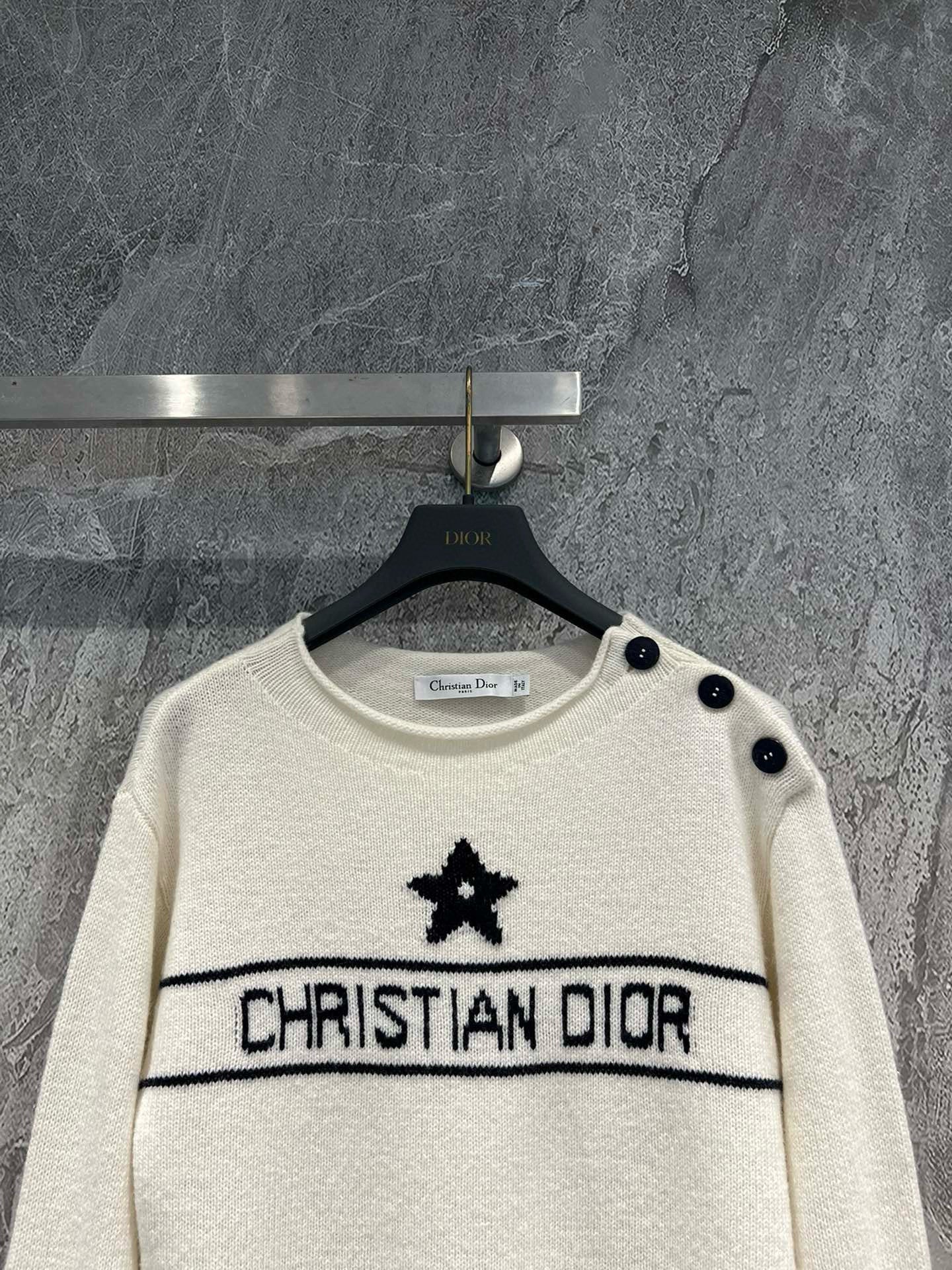 DD new letter button knitted sweater long sleeves