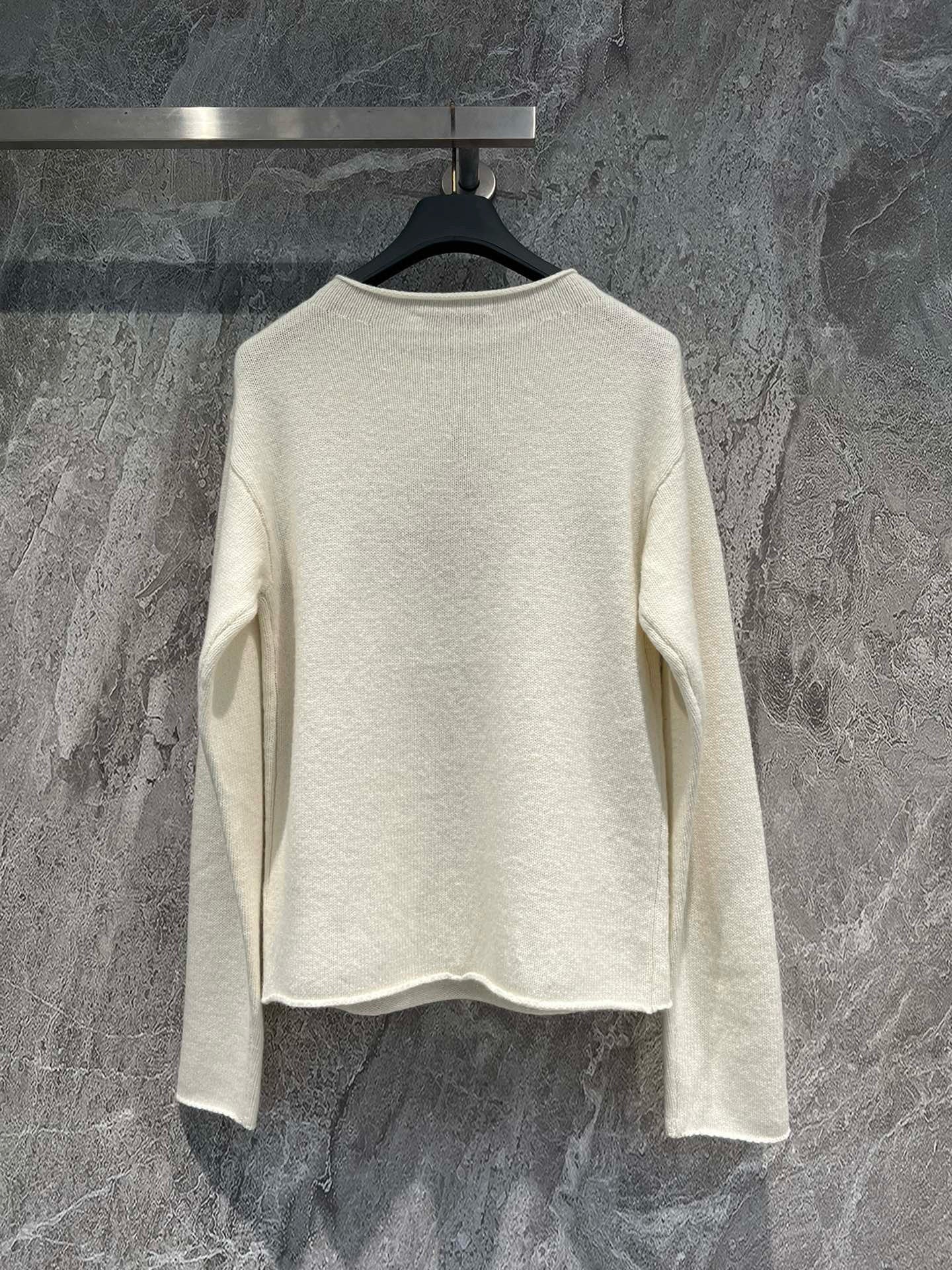 DD new letter button knitted sweater long sleeves