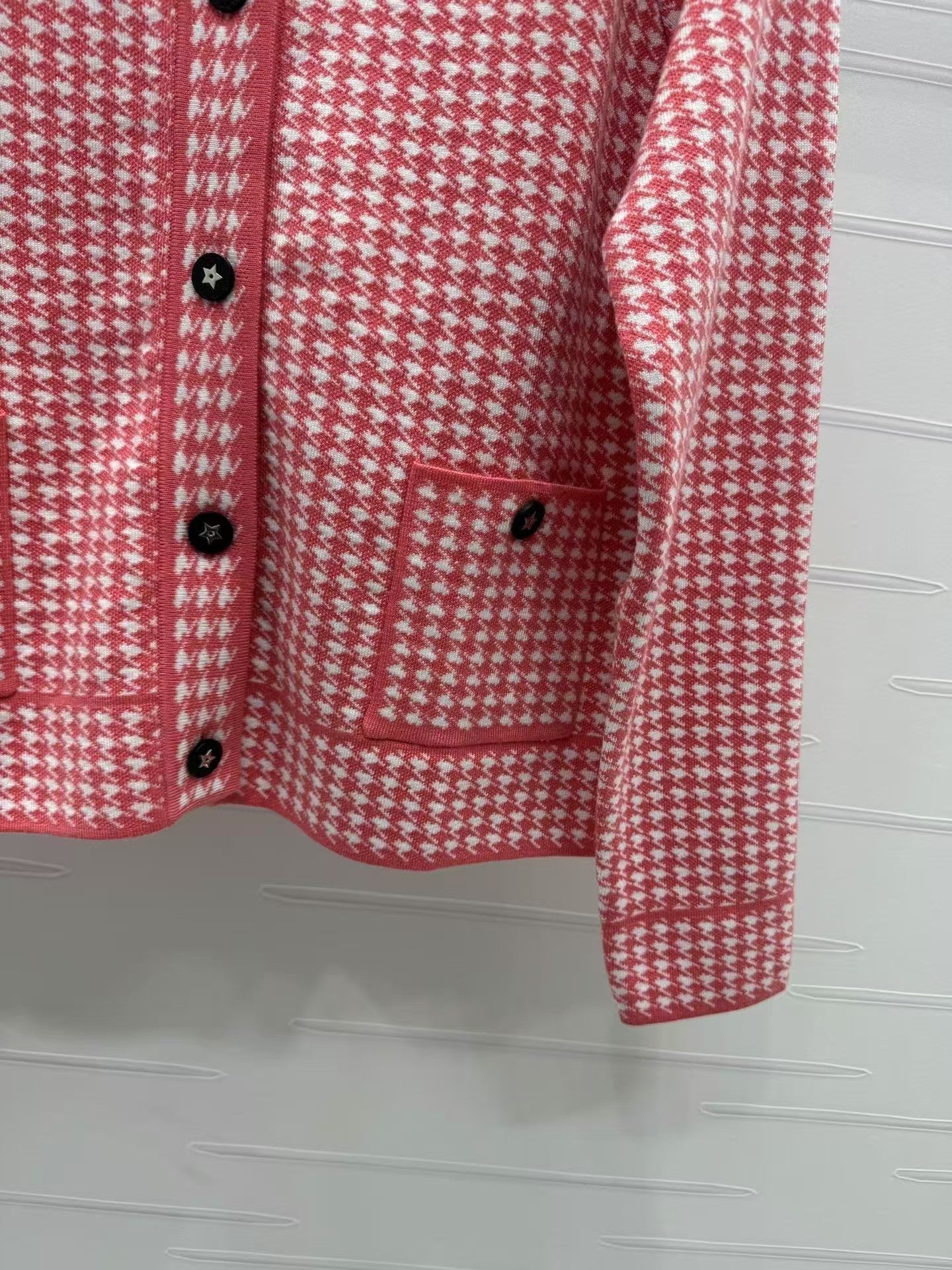 DD new checkered knitted jacket