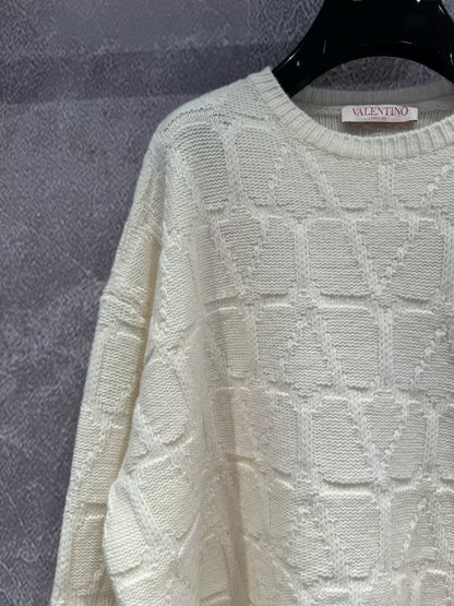 VT new embossed knitted long sleeves