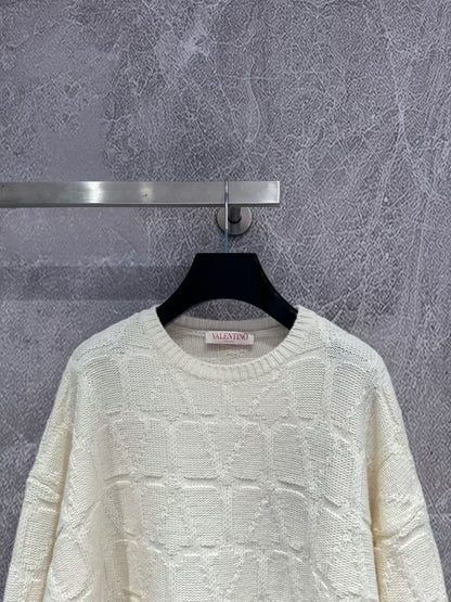 VT new embossed knitted long sleeves