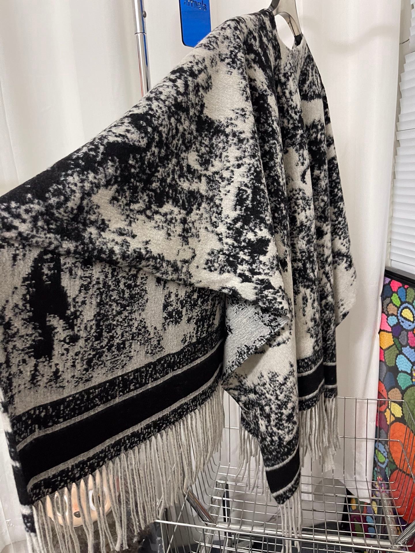 Large tassel shawl