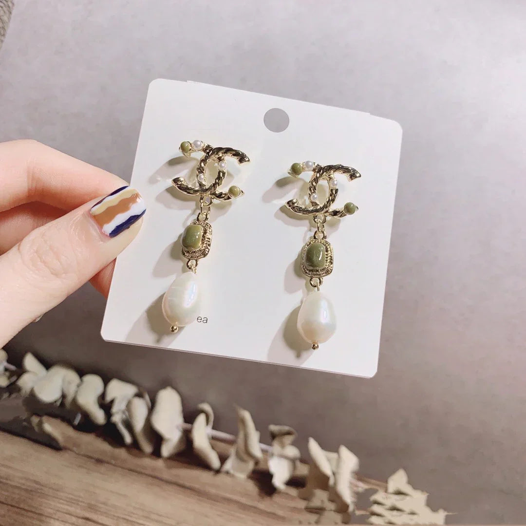 Women's Versatile Earrings