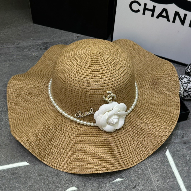 Ladies New Fashionable Wavy Edge Large Brim Sun Hat