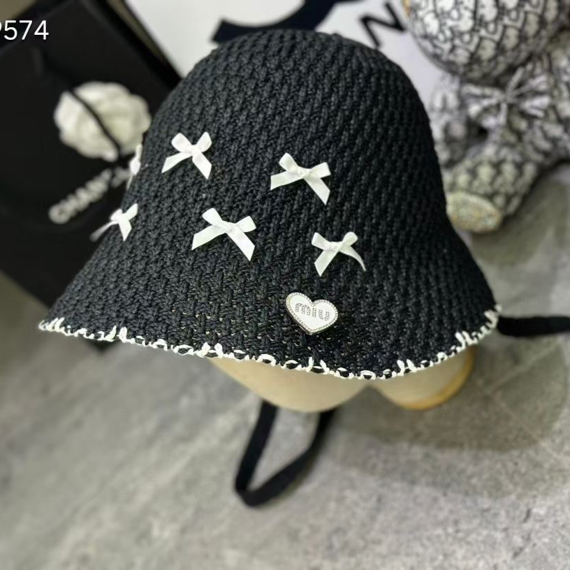 Ladies New Fashionable Slit Bucket Hat