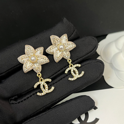 Women's Super Sparkling Fashion Rhinestone Earrings