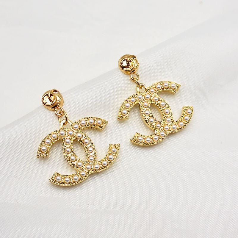 Ladies Fashionable And Exquisite Rhinestone Earrings