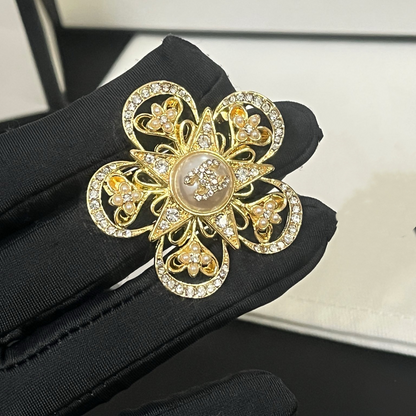 Fashionable And Elegant Brooch For Women