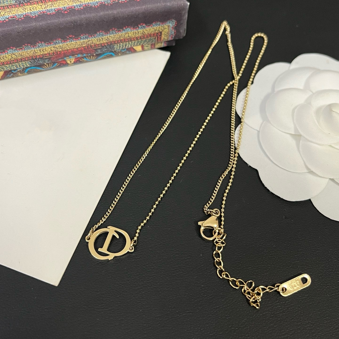 Women's Fashionable And Versatile Necklaces