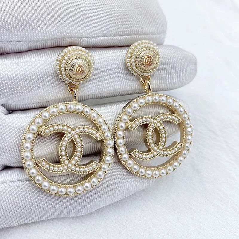 Women's Fashionable And Exquisite Earrings