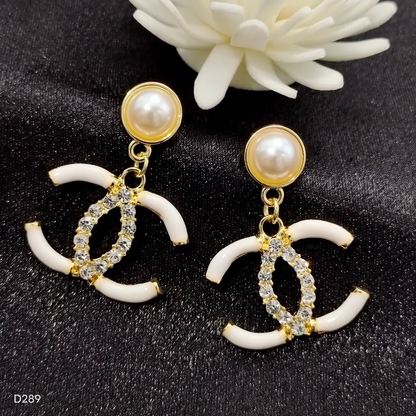 Ladies New Pearl And Rhinestone Earrings