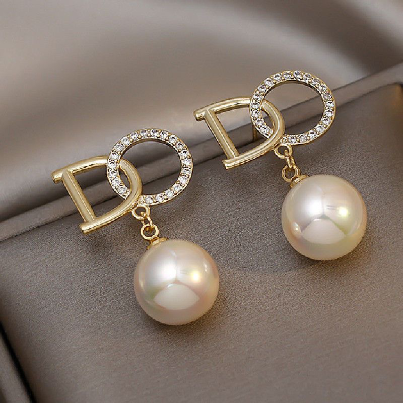 Ladies New Pearl And Rhinestone Earrings