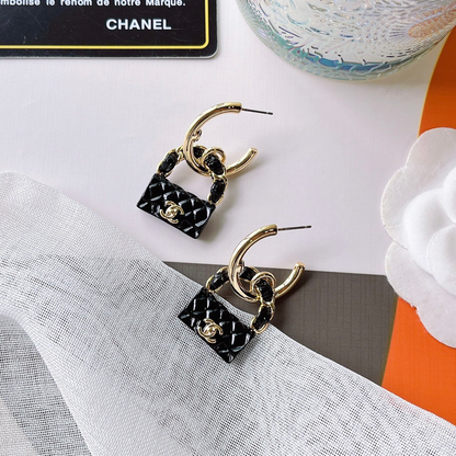 Ladies Fashionable Simple Elegant Earrings