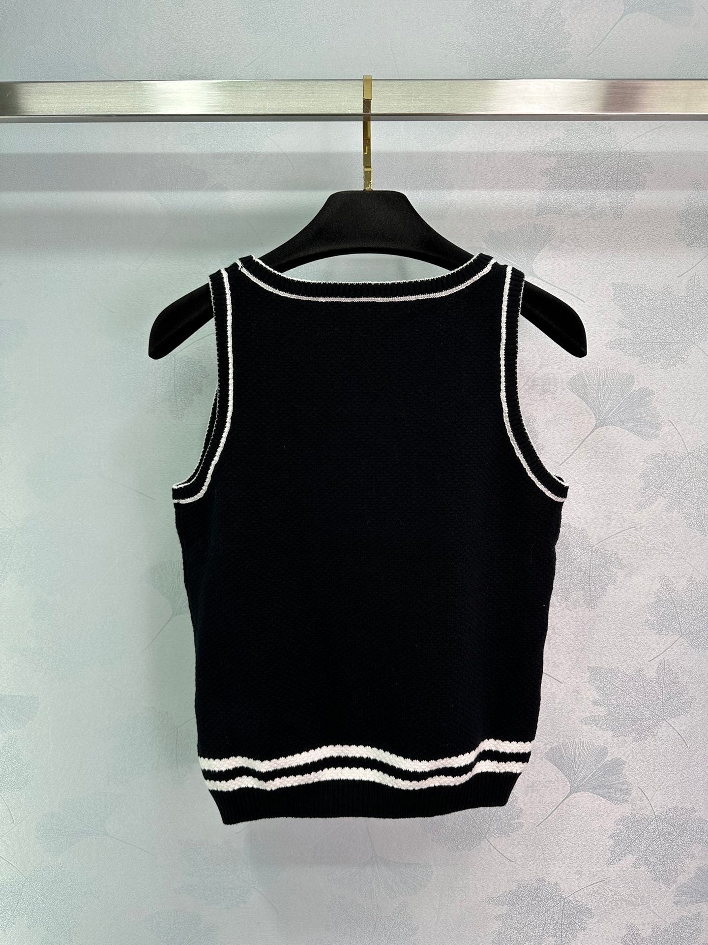 24FW NEW  knitted u-neck vest