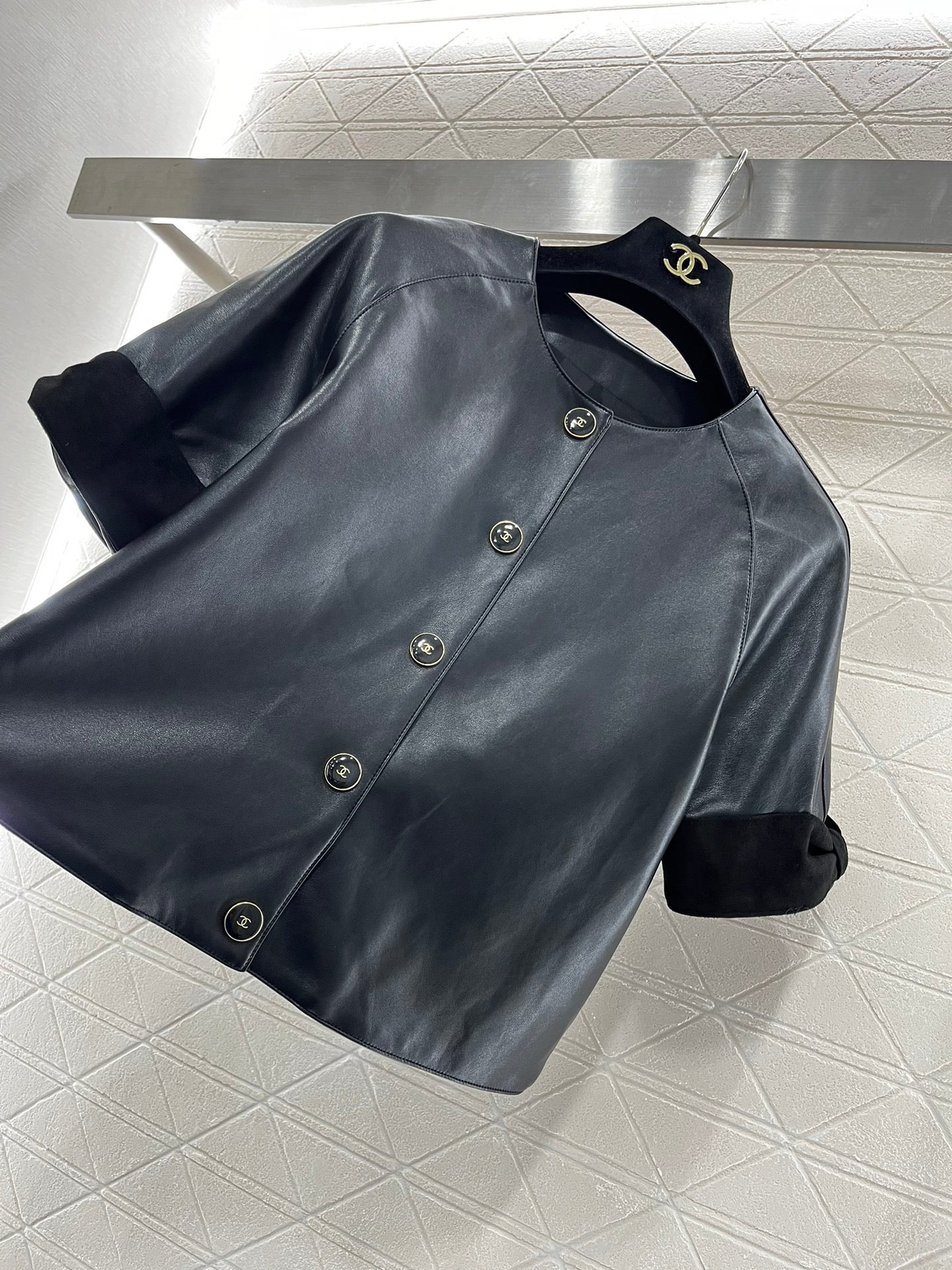 24FW NEW CC round neck short sleeve leather jacket