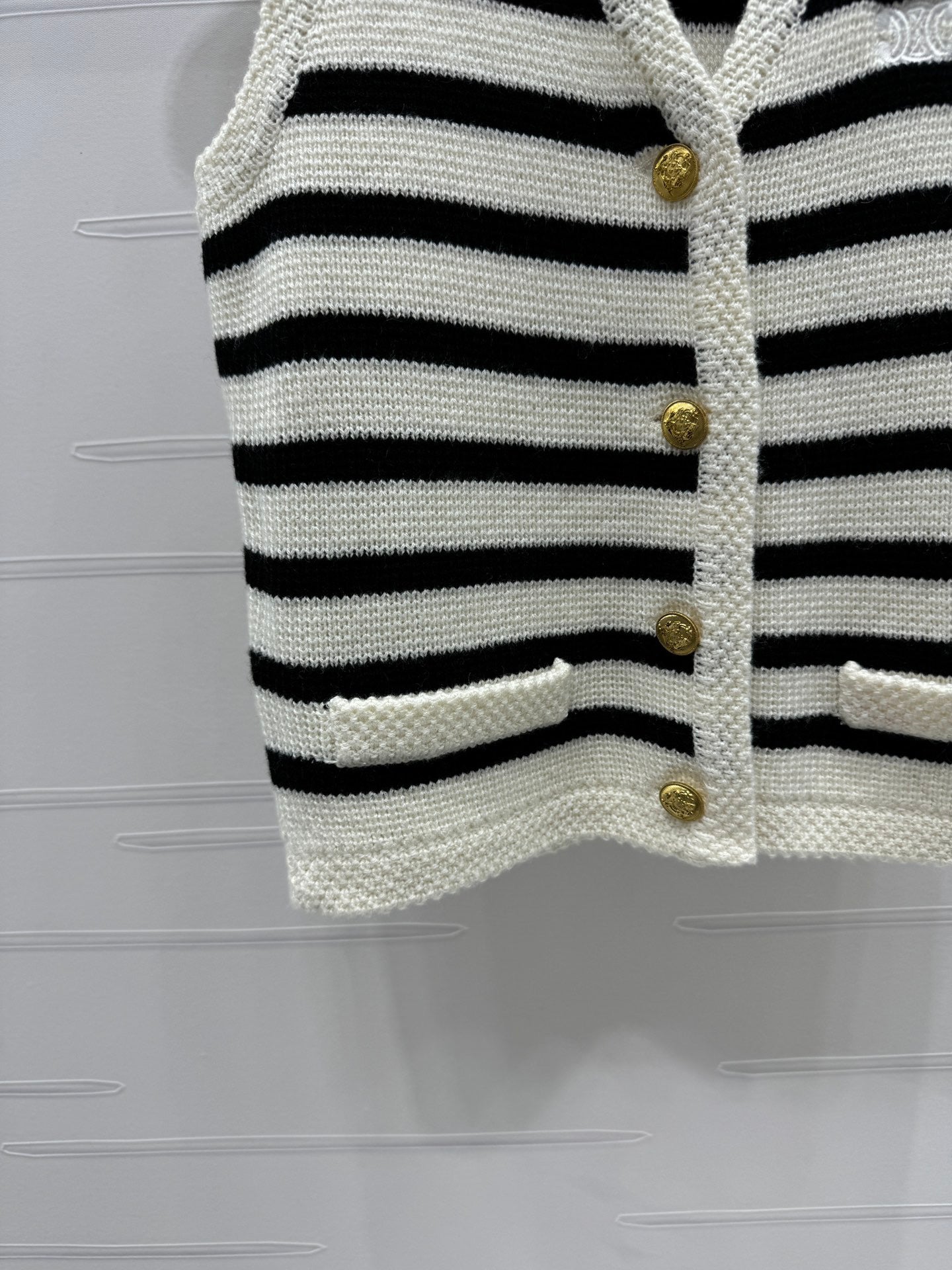 24FW NEW CL black striped knitted vest